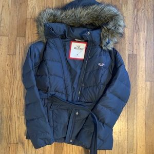 Hollister Grey Puffer Jacket Size M